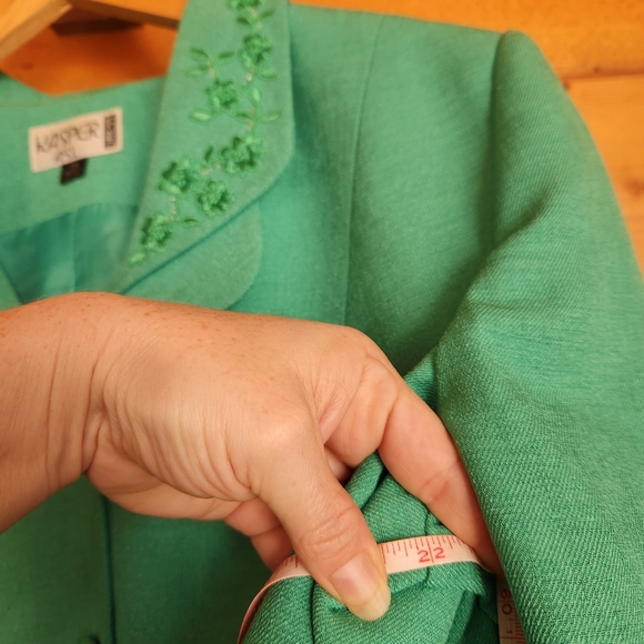 Kasper 2Piece Vintage Skirt Suit Blazer Jacket Green Bead Floral Embroider Sz 14 - Picture 9 of 13